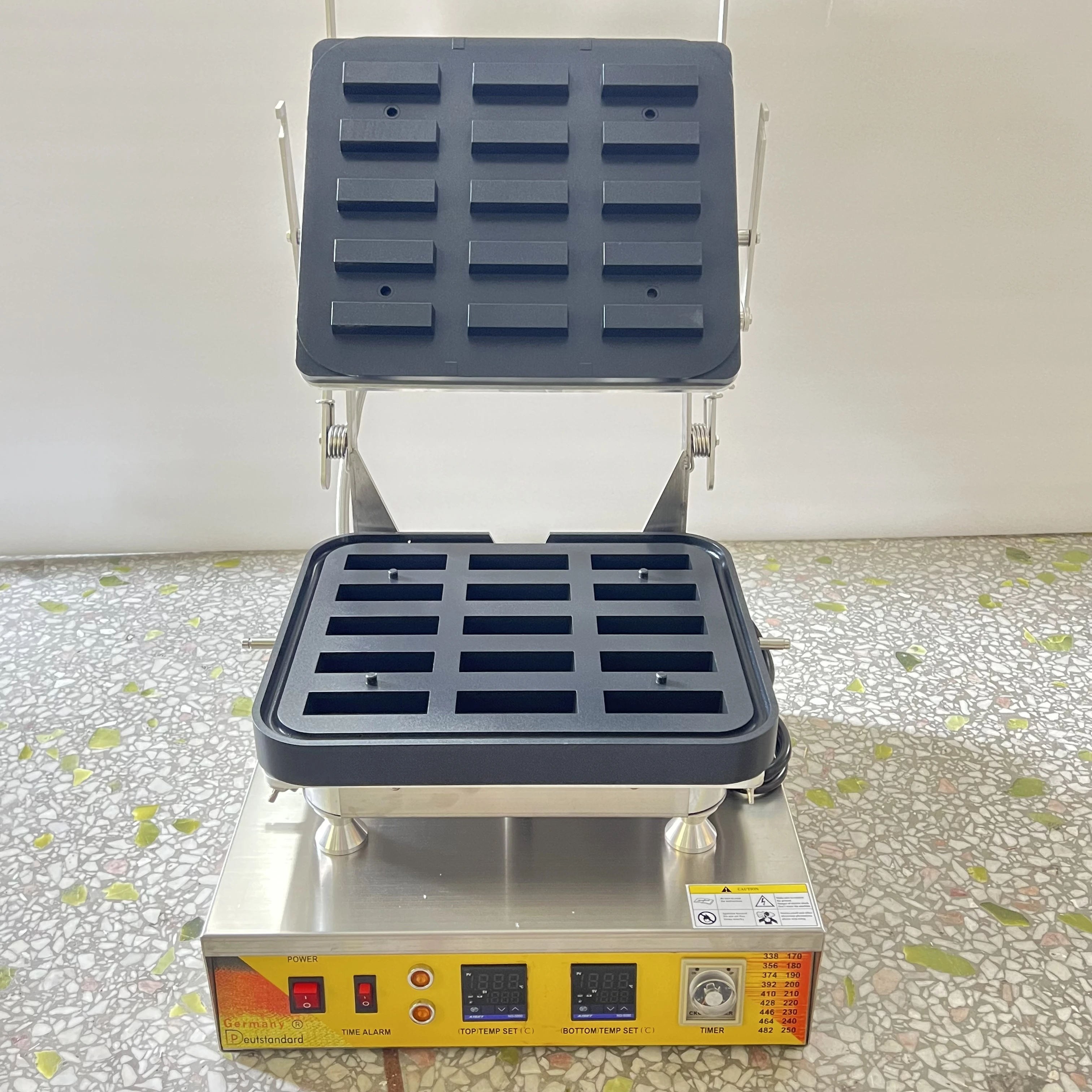 Compact Egg Tart Maker – Easy-Clean Even Heating Baking Tool - Image 4